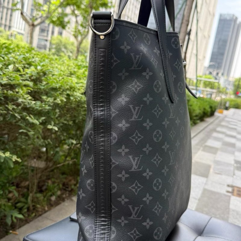 LV tote explorer 男款公事包手提包 肩背包黑武士35*10*41 99新配件塵袋-2