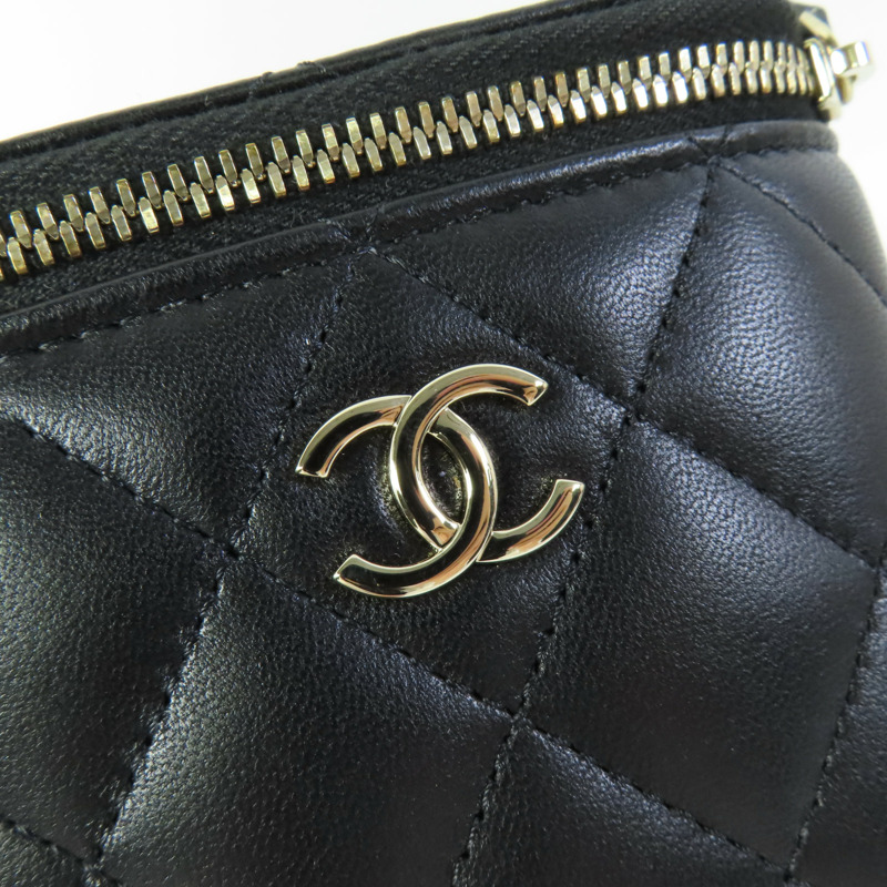 CHANEL 羊皮皮革Mini Vanity Case金扣肩背袋-13