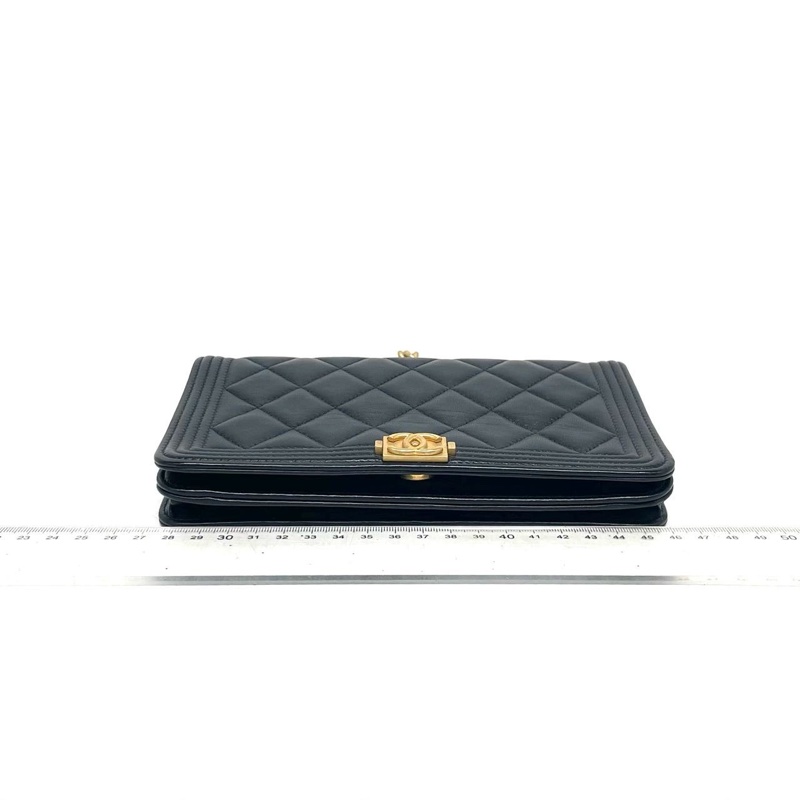 CHANEL BOY WALLET ON CHAIN-6