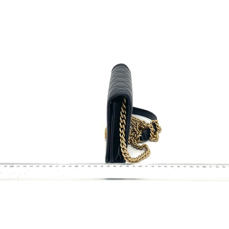 CHANEL BOY WALLET ON CHAIN-12