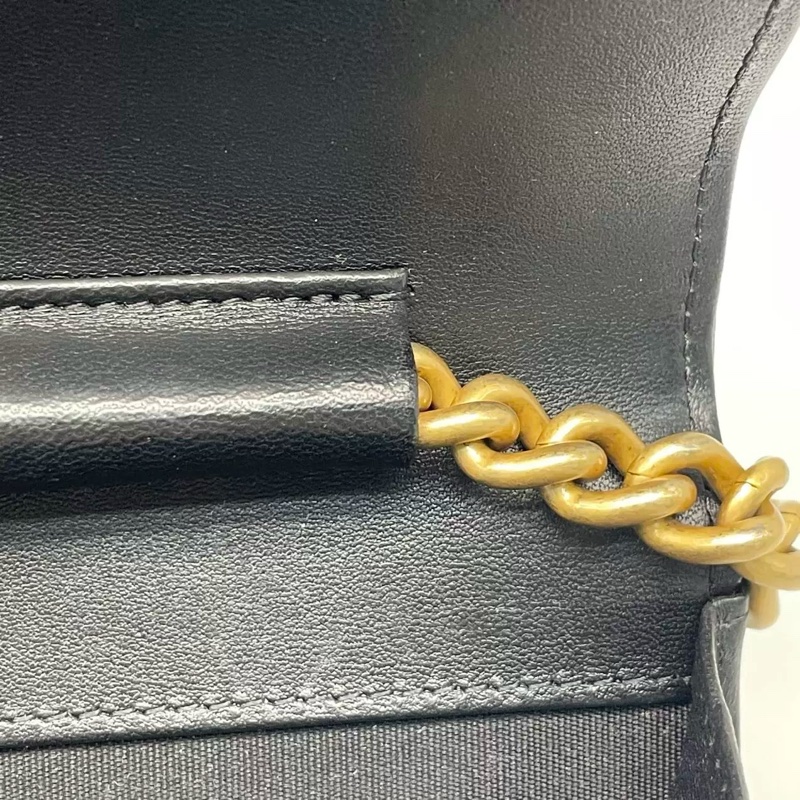 CHANEL BOY WALLET ON CHAIN-14