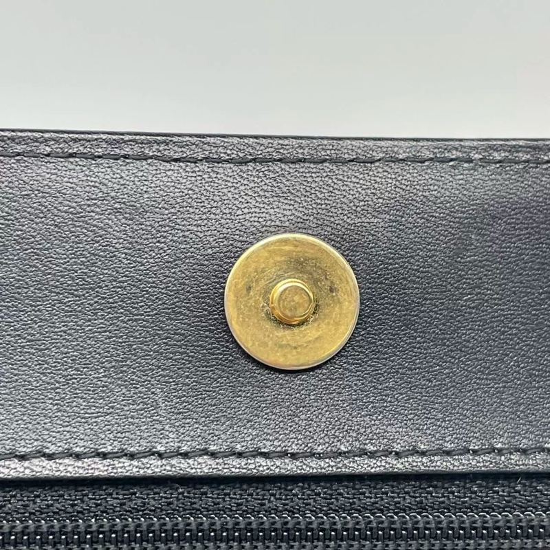 CHANEL BOY WALLET ON CHAIN-15