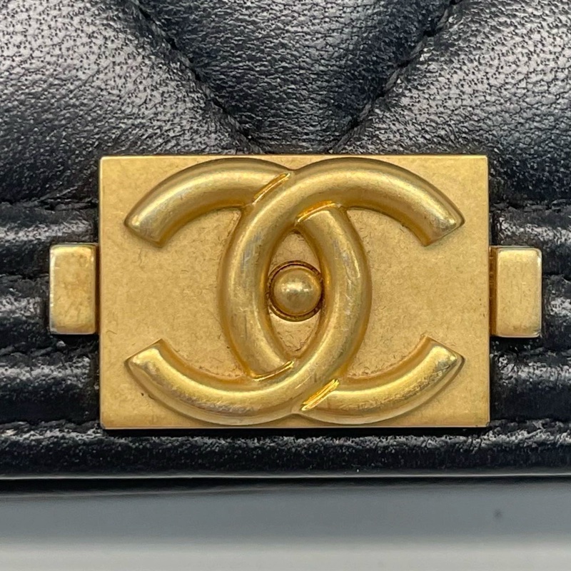 CHANEL BOY WALLET ON CHAIN-19