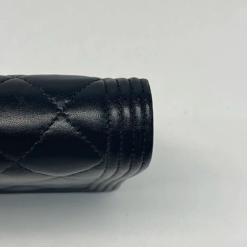 CHANEL BOY WALLET ON CHAIN-21