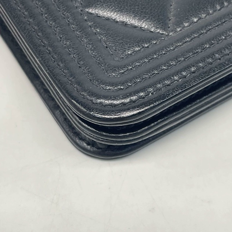 CHANEL BOY WALLET ON CHAIN-23