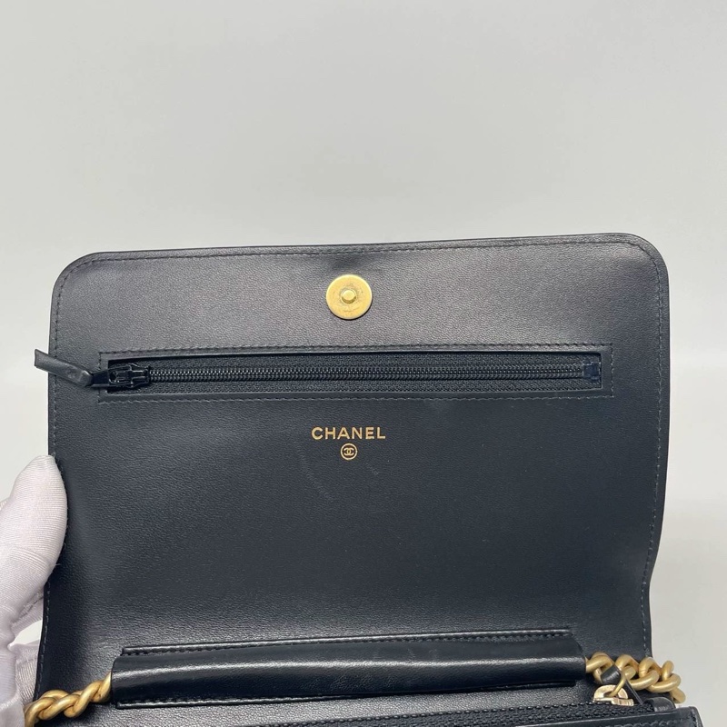 CHANEL BOY WALLET ON CHAIN-25