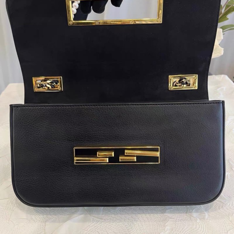 Fendi 黑金肩背包27*13*4 99新 配件塵袋-2