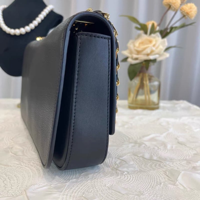 Fendi 黑金肩背包27*13*4 99新 配件塵袋-4