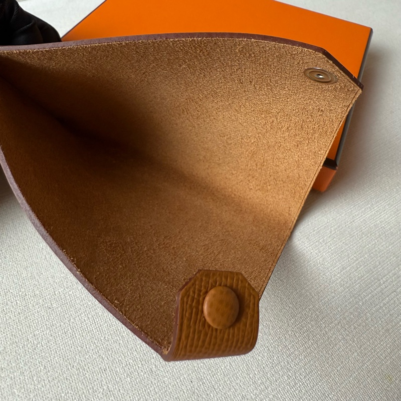 Epsom Tarmac PM Passport 金棕色護照夾-3