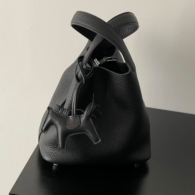 Hermes 黑馬掛件 Z刻-7