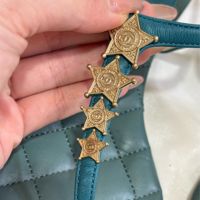 Chanel 星星金幣涼鞋 莫蘭迪綠-1
