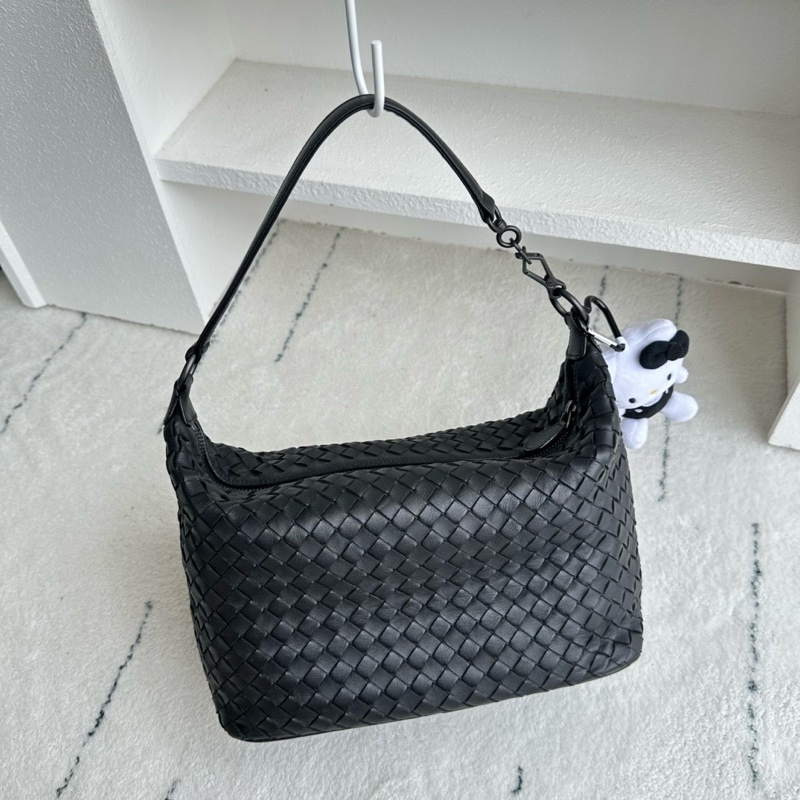 BV 葆蝶家編織黑色小號飯盒單肩包 尺寸約25×12×19cm-0