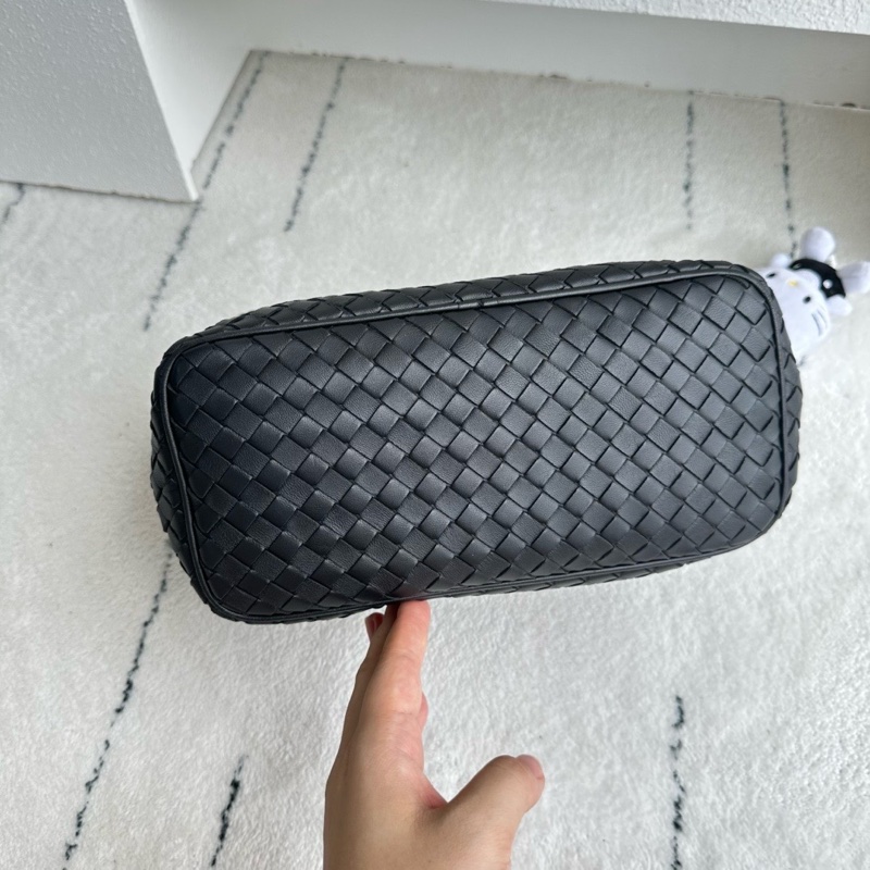 BV 葆蝶家編織黑色小號飯盒單肩包 尺寸約25×12×19cm-4