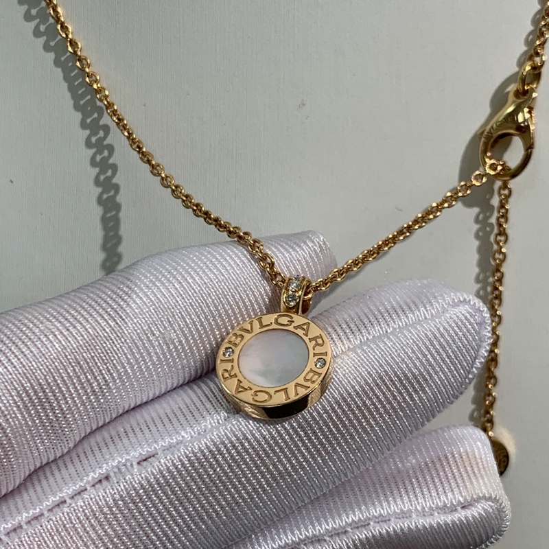 寶格麗雙面圓餅黑白貝母兩面玫瑰金項鍊帶鑽，2023年購入-4