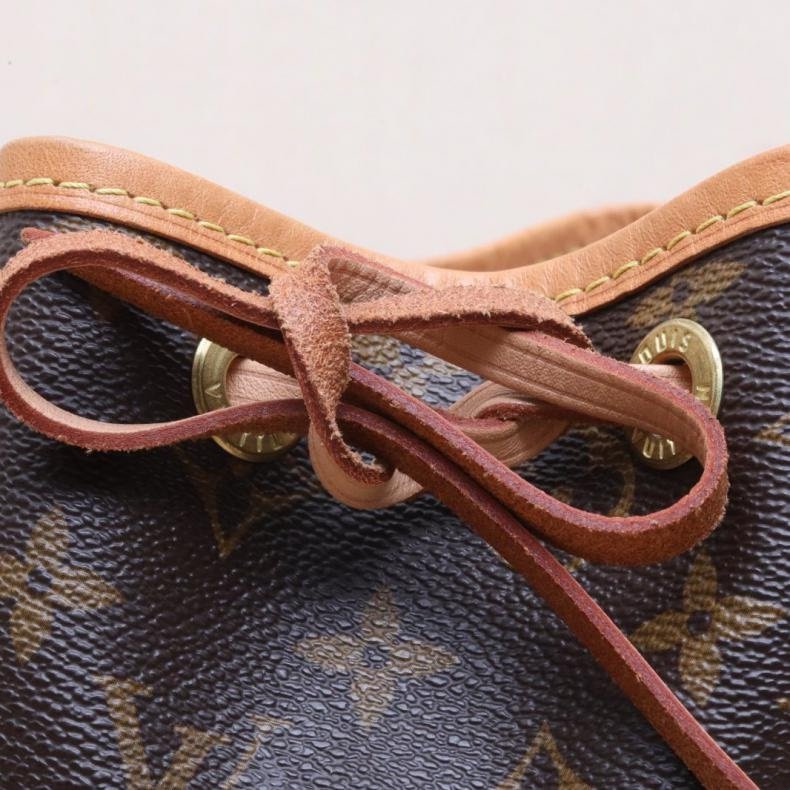 LOUIS VUITTON(路易威登) NOÉ 水桶包 Petit 中號 27 老花 PVC 金扣 2019-13