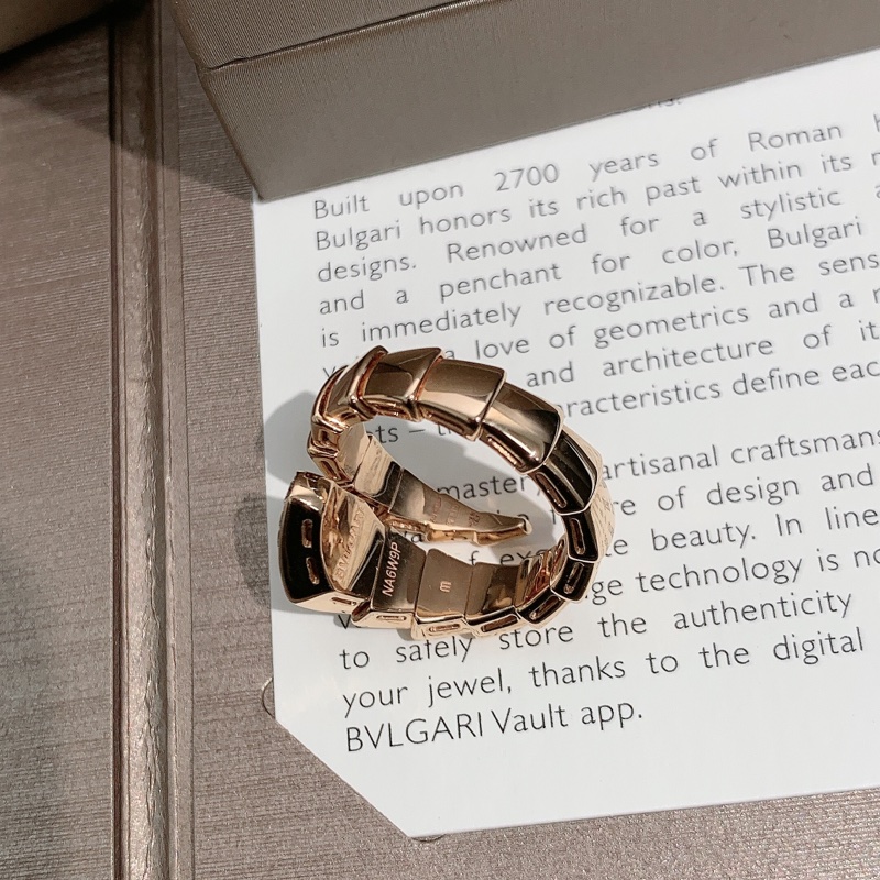 Bvlgari寶格麗 Serpenti Viper 系列玫瑰金鑲鑽蛇頭戒指M碼，2019購入-5