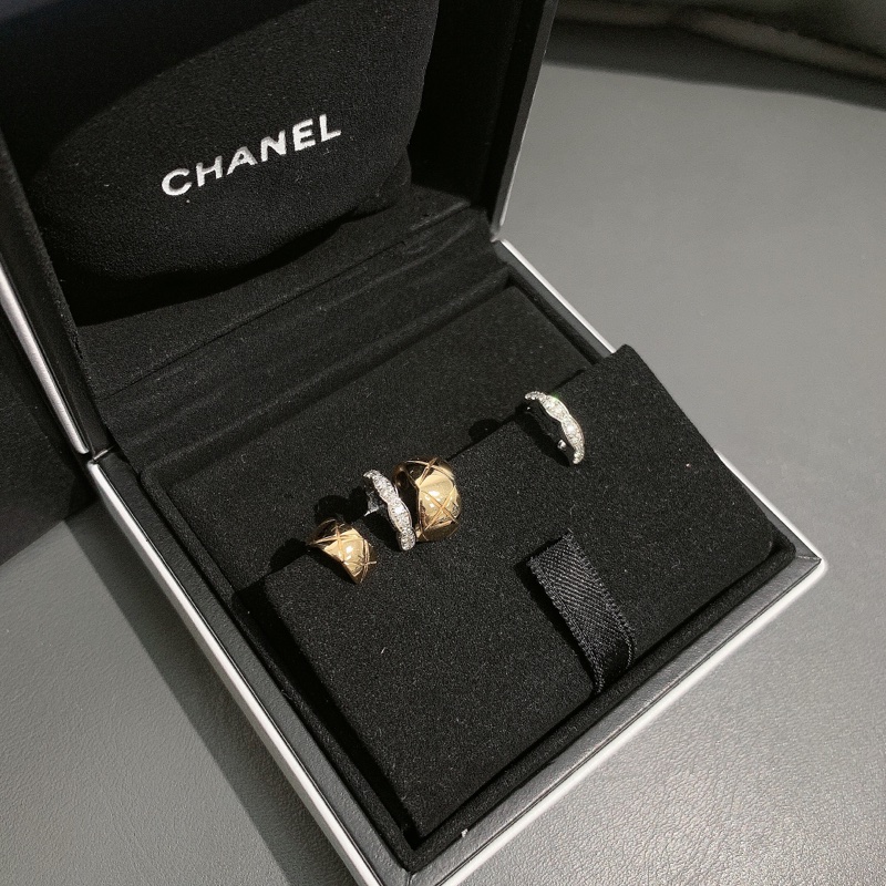 Chanel香奈兒coco crush耳骨夾耳環淺金白金帶鑽耳釘耳骨夾 多種戴法 沒有耳洞的也可以入 2024購入-2
