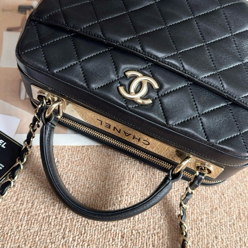【近新閒置品】Chanel 香奈兒 24開黑金羊皮Trendycc小號保齡球鏈條包-15