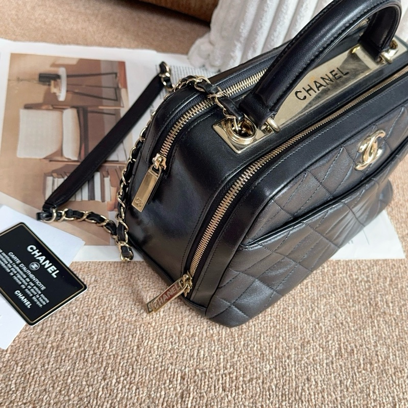【近新閒置品】Chanel 香奈兒 24開黑金羊皮Trendycc小號保齡球鏈條包-17