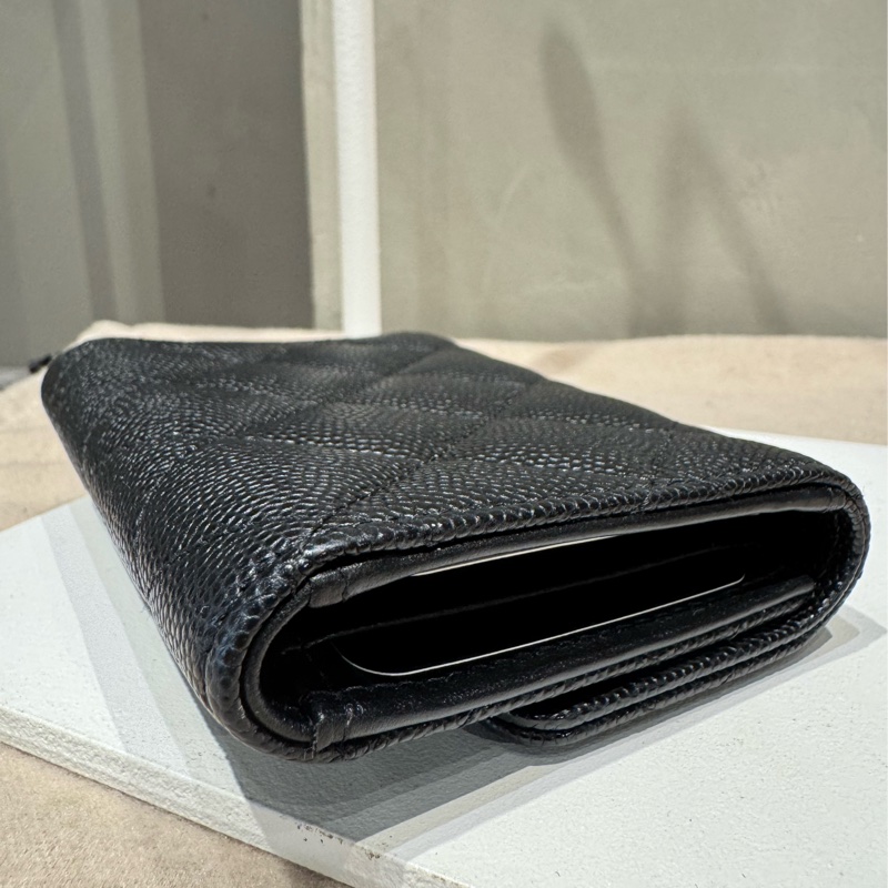 CHANEL 銀釦大C logo卡包-2