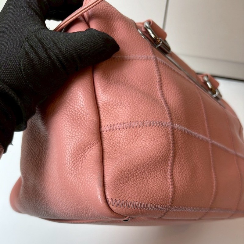 Chanel 粉色荔枝皮方格肩背波士頓包-11