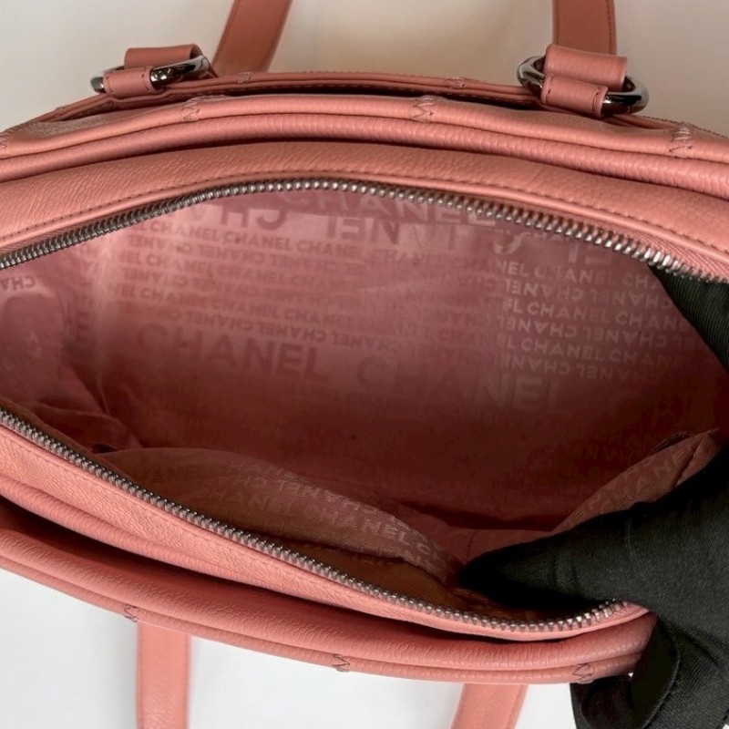 Chanel 粉色荔枝皮方格肩背波士頓包-17