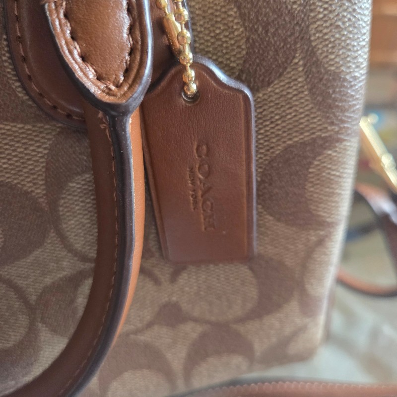 COACH CLOGO金屬扣兩用波士頓包 卡其駝-16