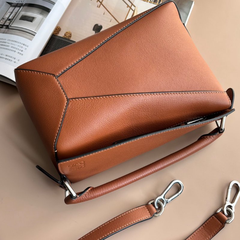 ::LOEWE:: PUZZLE小型 焦糖色 小牛皮 Puzzle 包款 肩背包 手提包 斜背包-1