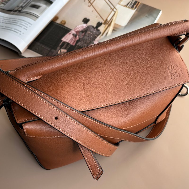 ::LOEWE:: PUZZLE小型 焦糖色 小牛皮 Puzzle 包款 肩背包 手提包 斜背包-2