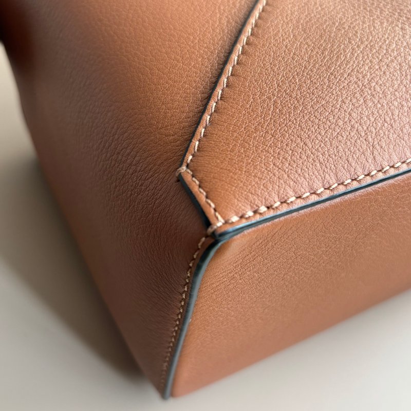 ::LOEWE:: PUZZLE小型 焦糖色 小牛皮 Puzzle 包款 肩背包 手提包 斜背包-14