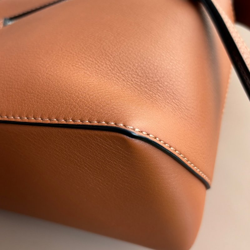 ::LOEWE:: PUZZLE小型 焦糖色 小牛皮 Puzzle 包款 肩背包 手提包 斜背包-15