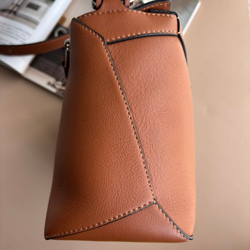 ::LOEWE:: PUZZLE小型 焦糖色 小牛皮 Puzzle 包款 肩背包 手提包 斜背包-18