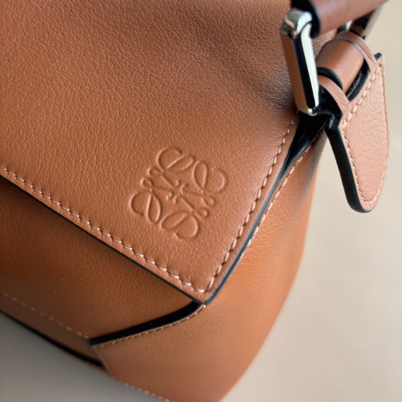 ::LOEWE:: PUZZLE小型 焦糖色 小牛皮 Puzzle 包款 肩背包 手提包 斜背包-19