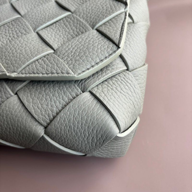 ::Bottega Veneta:: Diago 新款灰綠洞石色 編織斜背包-3
