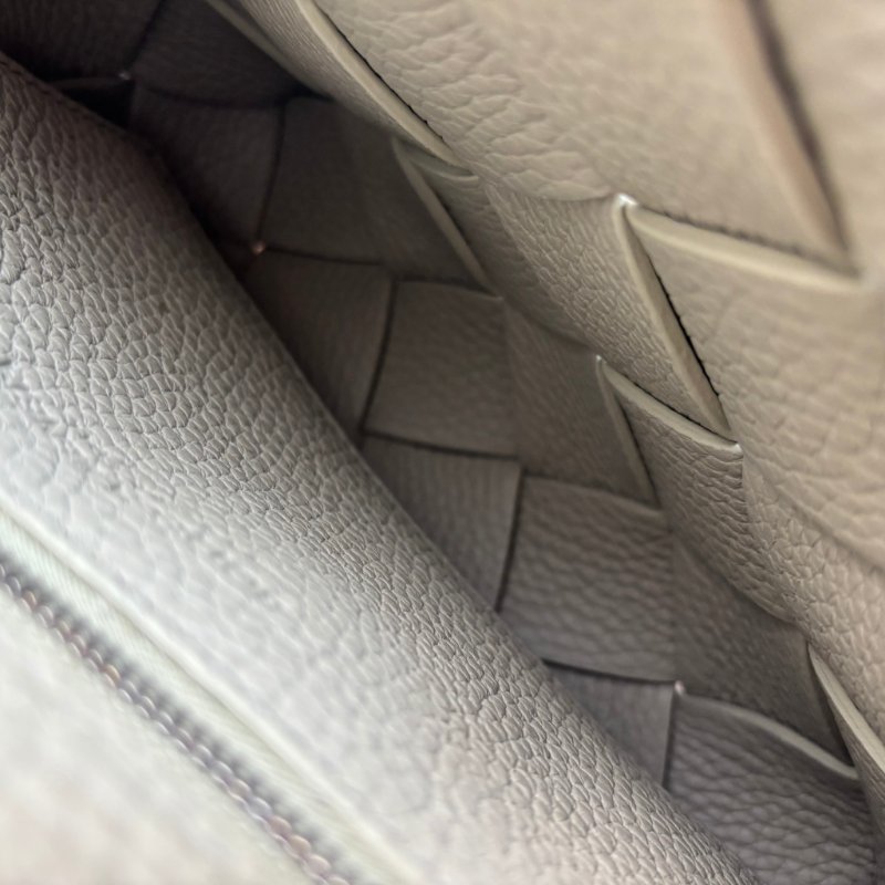 ::Bottega Veneta:: Diago 新款灰綠洞石色 編織斜背包-29