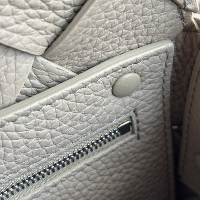 ::Bottega Veneta:: Diago 新款灰綠洞石色 編織斜背包-33