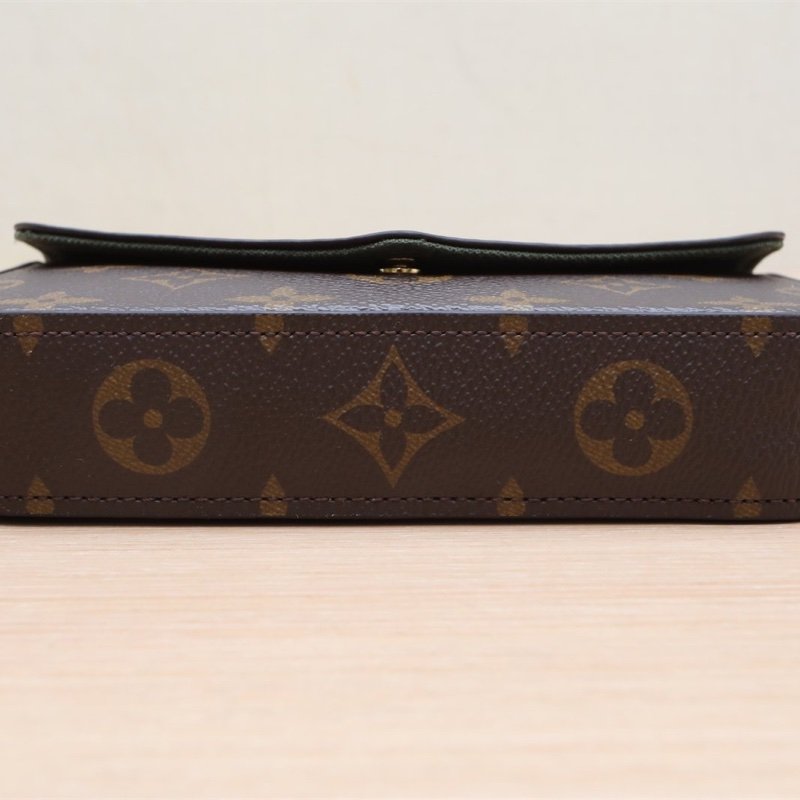 LOUIS VUITTON(路易威登) Felicie Strap Go 新三合一 寬肩帶 老花 PVC 晶片-11