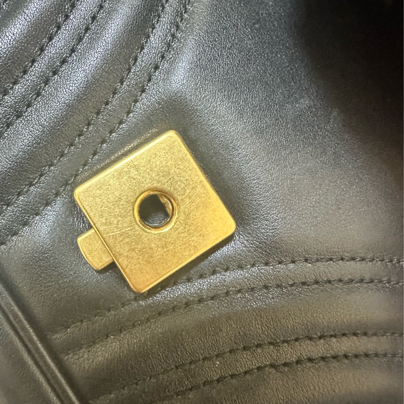 GUCCI GG MARMONT 30公分 雙G金鍊翻蓋包 黑金搭配-13