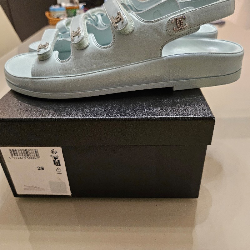 CHANEL寶寶藍涼鞋-2