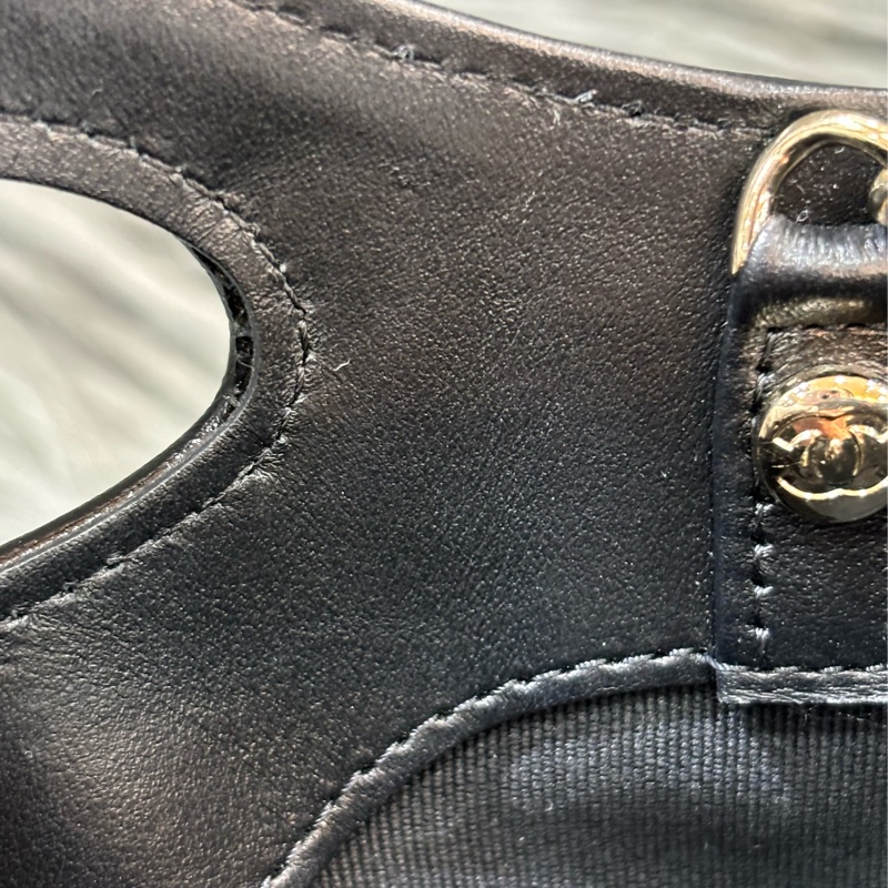 CHANEL AP3656 黑皮 亮面 金釦 31 bag 雙C 斜背包 手提包-17