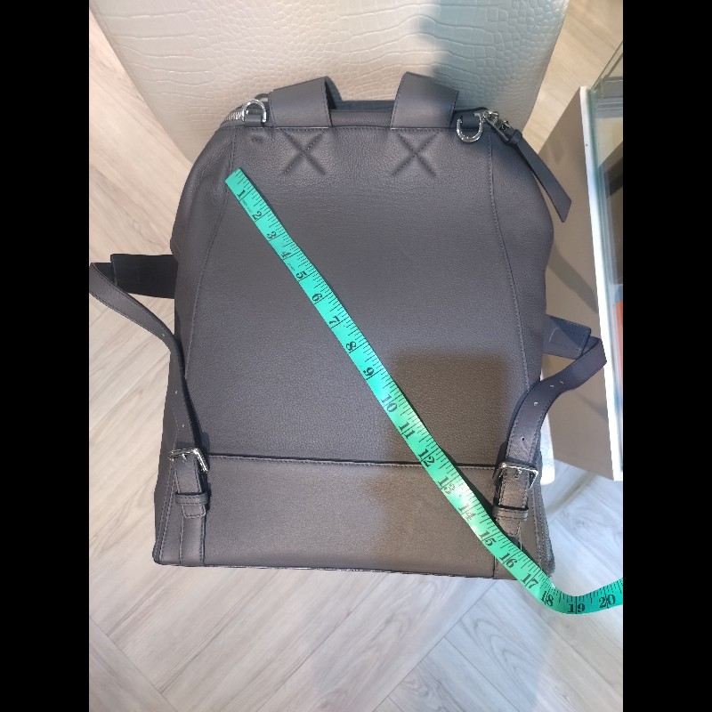 Loewe 灰皮革大後背包-22