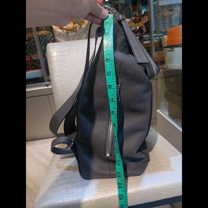 Loewe 灰皮革大後背包-24