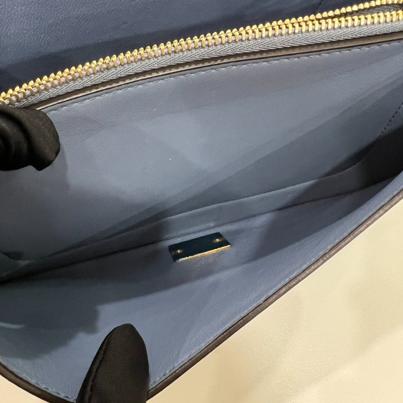 CELINE 霧霾藍拚奶茶FRAME-8