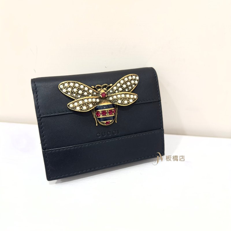gucci黑色牛皮水鑽蜜蜂下蓋4卡短夾-0