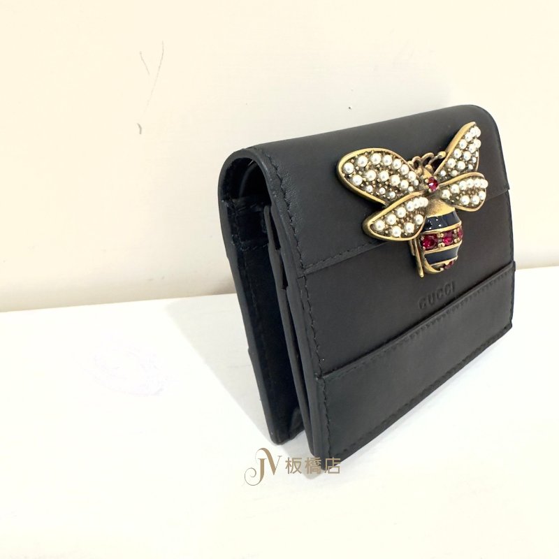 gucci黑色牛皮水鑽蜜蜂下蓋4卡短夾-2