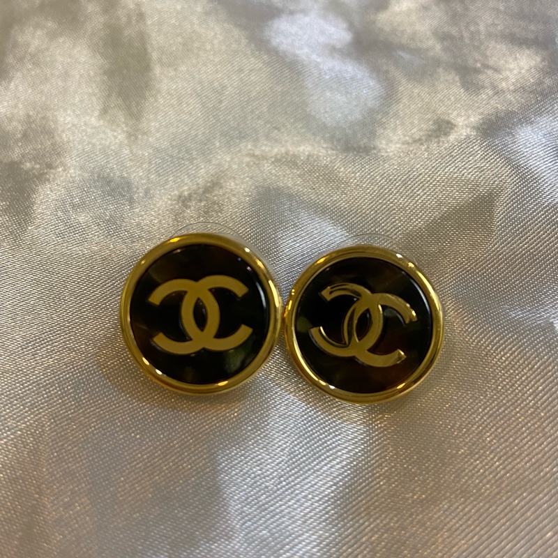 CHNAEL淡金琥珀耳環-4