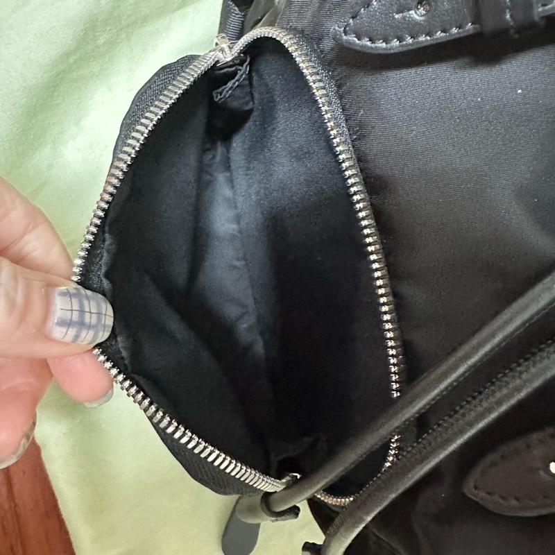 Burberry 黑色尼龍小型後背包-10