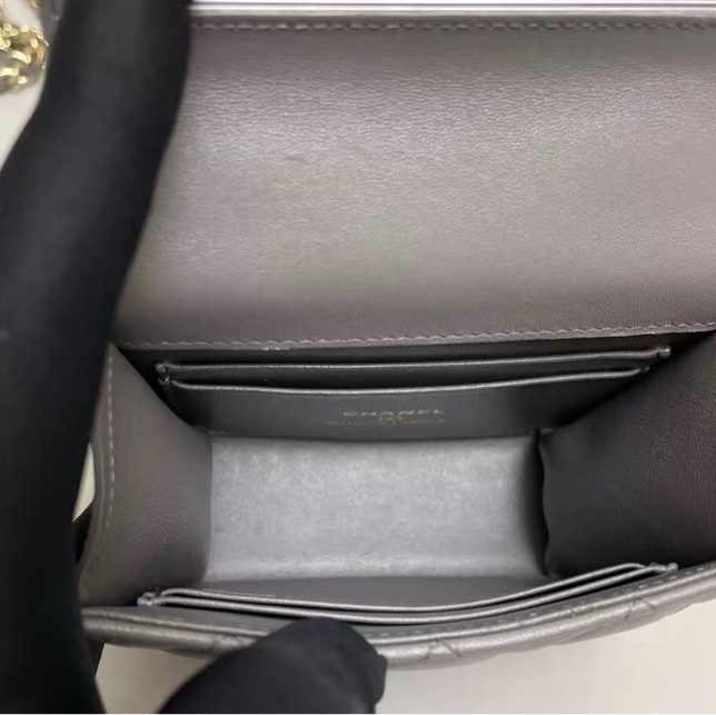 CHANEL 灰色金扣trendy cc手提斜背小廢包 11*10.5*5 全新閒置配件塵袋-6