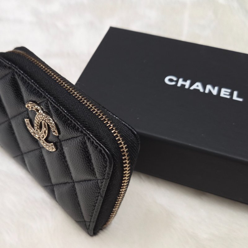 再降~ Chanel香奈兒黑金雙Ｃ雕花菱格荔枝牛皮( 魚子醬牛皮) 卡夾零錢包-6