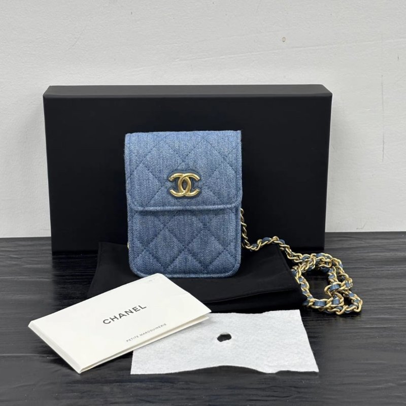 CHANEL vic金扣牛仔肩背斜背手機包 9*12*5 全新閒置配件盒子塵袋-1